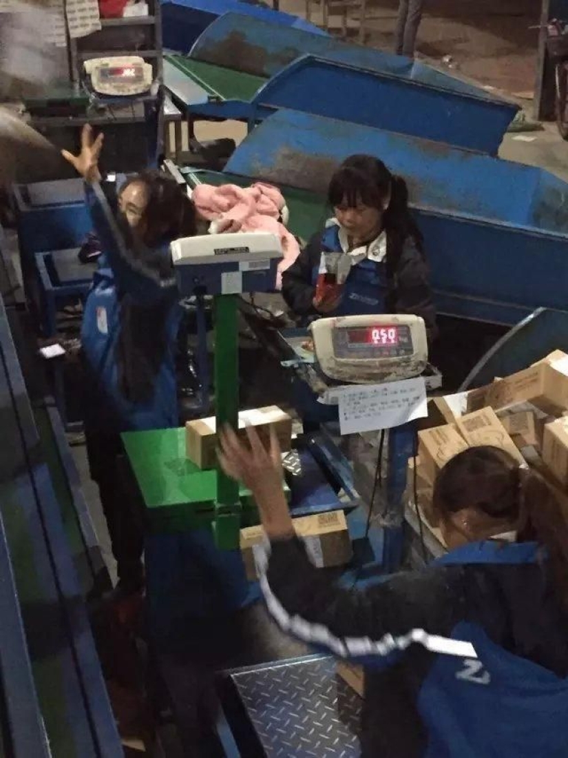 China Post durante el Día Mundial de las Compras el 11 de noviembre. Russian Post, ¡espera querido!