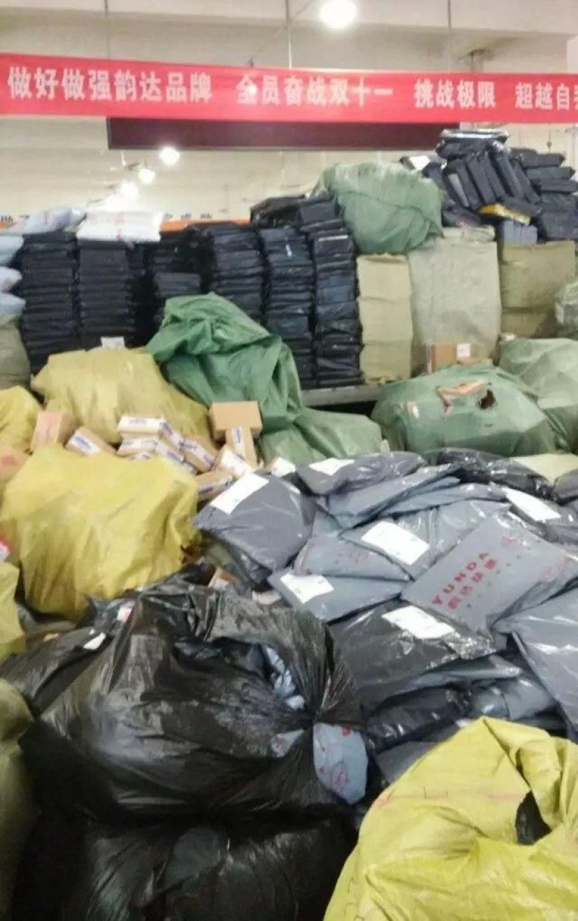 China Post durante el Día Mundial de las Compras el 11 de noviembre. Russian Post, ¡espera querido!