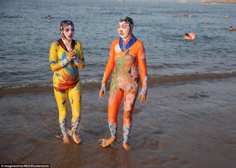 Chinese bathing suits "facekini" now come in the form of a panda, tiger and other animals