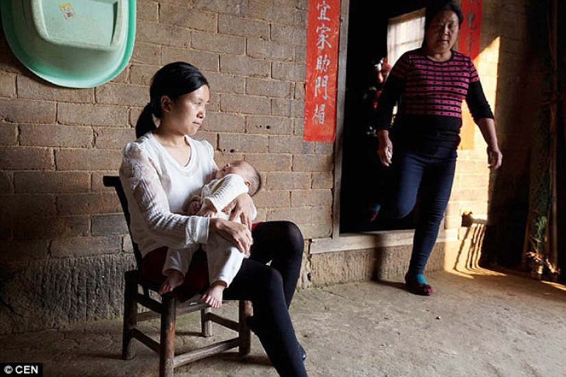 Chinese boy born with 31 fingers Chinese boy born with 31 fingers