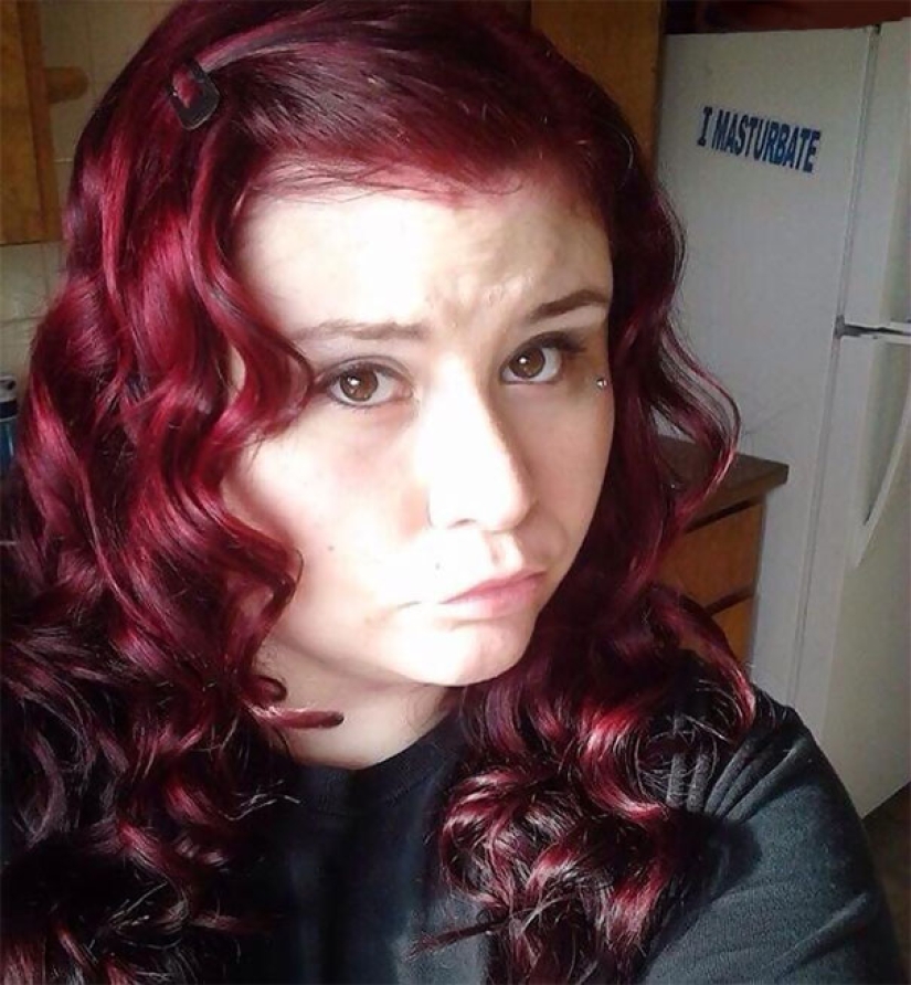 Citizens, check your selfies before posting them on the Internet! Citizens, check your selfies before posting them on the Internet!