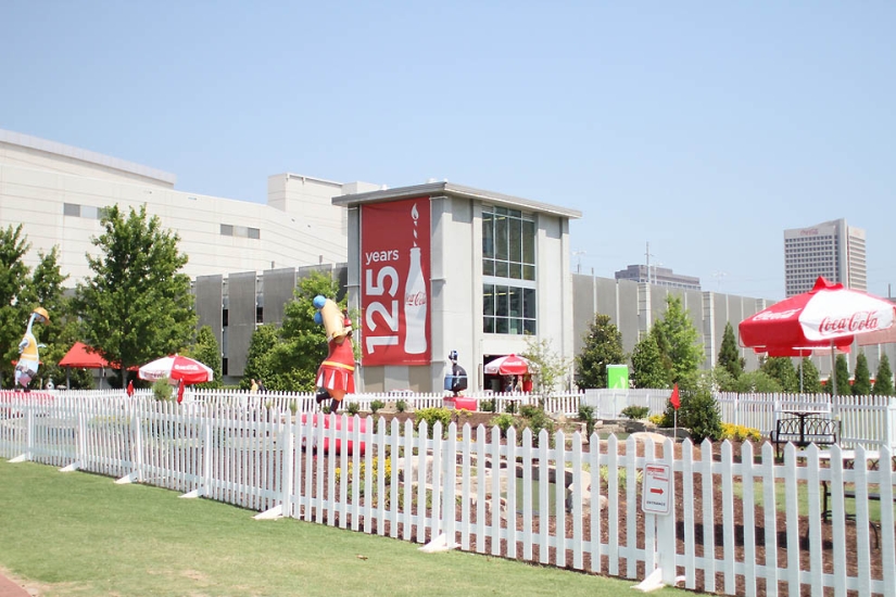 Cómo aprenderlo todo sobre la bebida más popular del mundo: un viaje al mundo de Coca-Cola