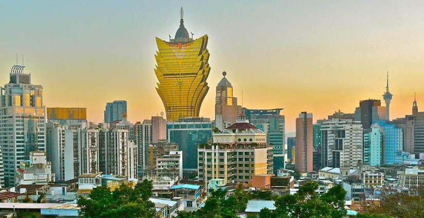 Cómo encontrar acceso gratuito a Internet mientras viajas