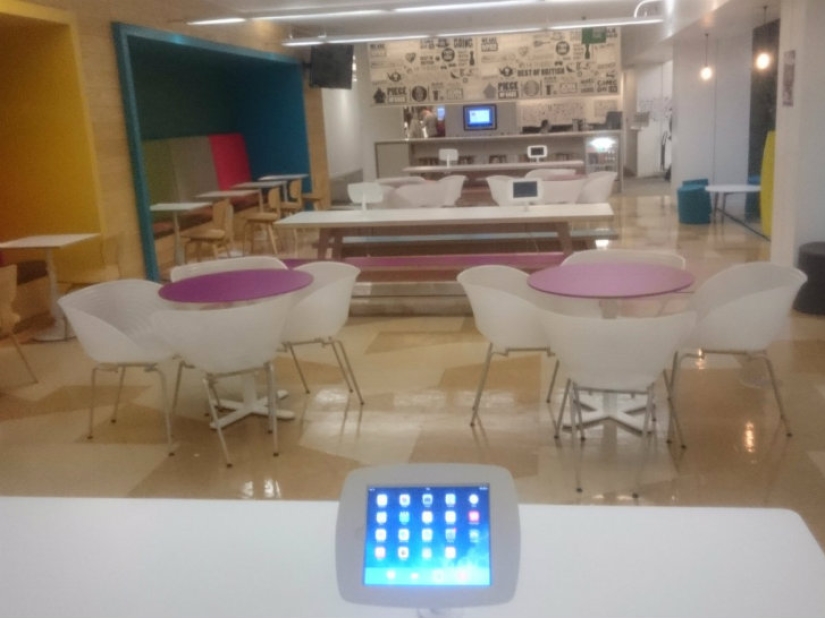 Cómo funciona la oficina de los sueños para aquellos atrapados en la infancia