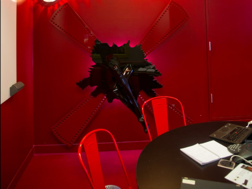 Cómo funciona la oficina de los sueños para aquellos atrapados en la infancia