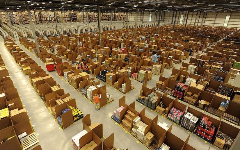 Cómo funcionan los almacenes de Amazon en todo el mundo