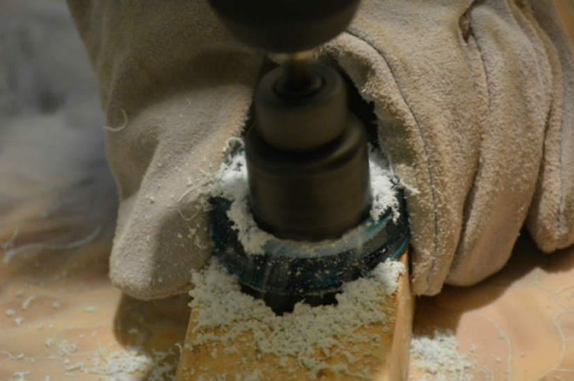 Cómo hacer un anillo de madera y epoxi