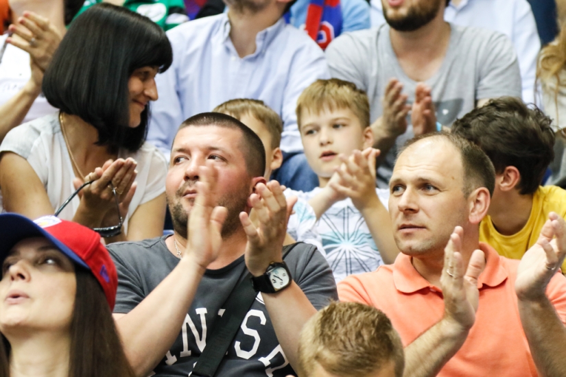 Cómo llevamos a una niña a un partido de baloncesto y qué resultó de ello