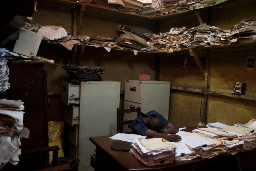 Cómo los adolescentes en Sierra Leona pasan años en prisión esperando su juicio