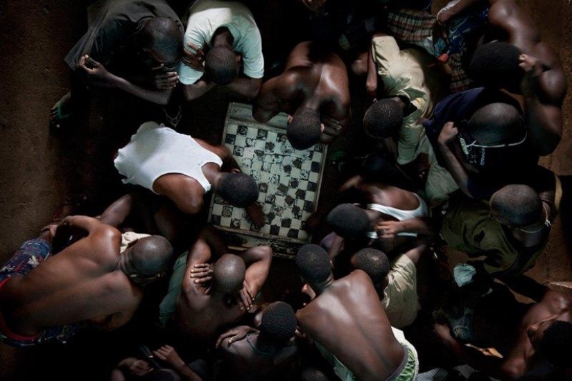 Cómo los adolescentes en Sierra Leona pasan años en prisión esperando su juicio