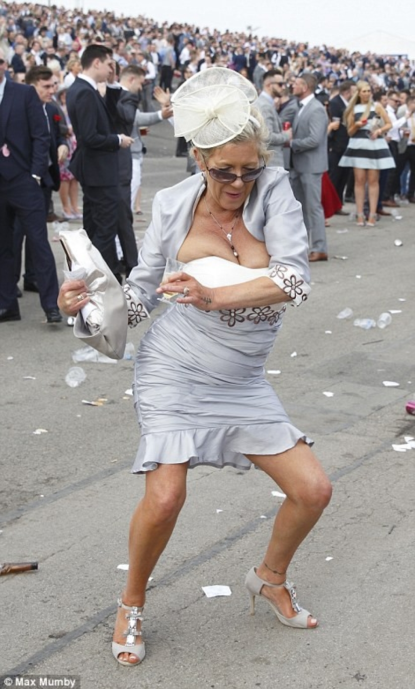 ¿Cómo se celebró el Lady's Day en el Reino Unido? ¡Señora, bombas de verdad! ¿Cómo se celebró el Lady's Day en el Reino Unido? ¡Señora, bombas de verdad!