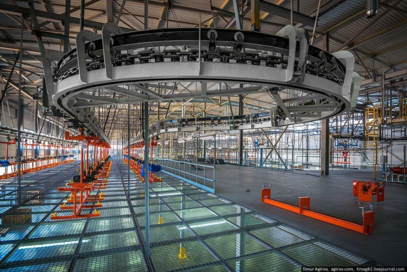 Cómo se ensamblan los automóviles Lifan en la fábrica de Derways