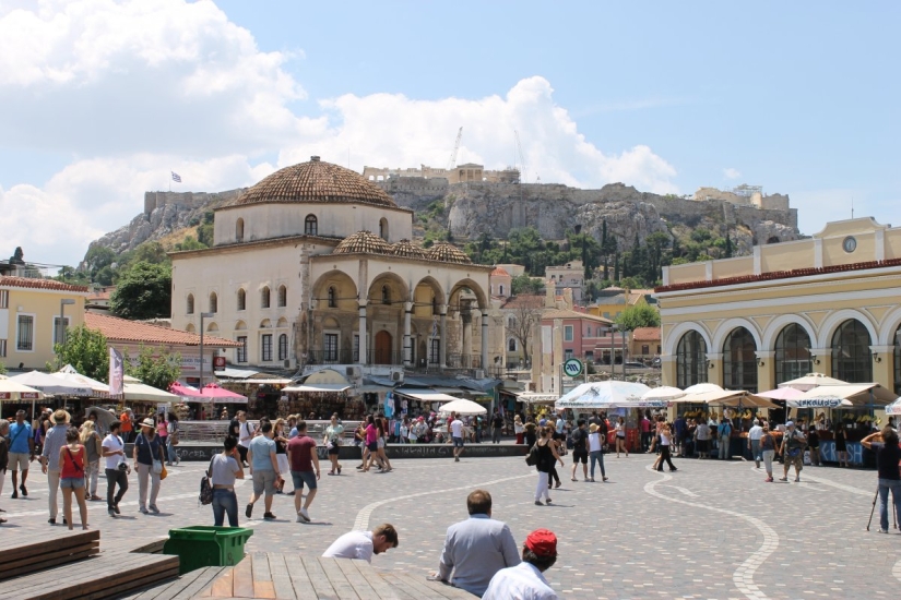 Cómo se ve Ermou hoy, una vez que la calle más de moda en Grecia