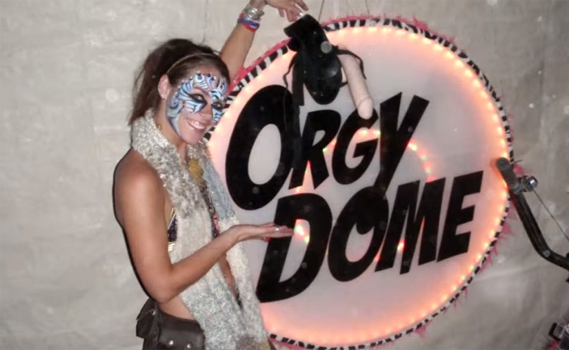 Cómo son las depravadas fiestas sexuales en la "Cúpula de las Orgías" en el festival de Nevada