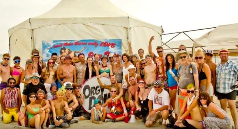 Cómo son las depravadas fiestas sexuales en la "Cúpula de las Orgías" en el festival de Nevada