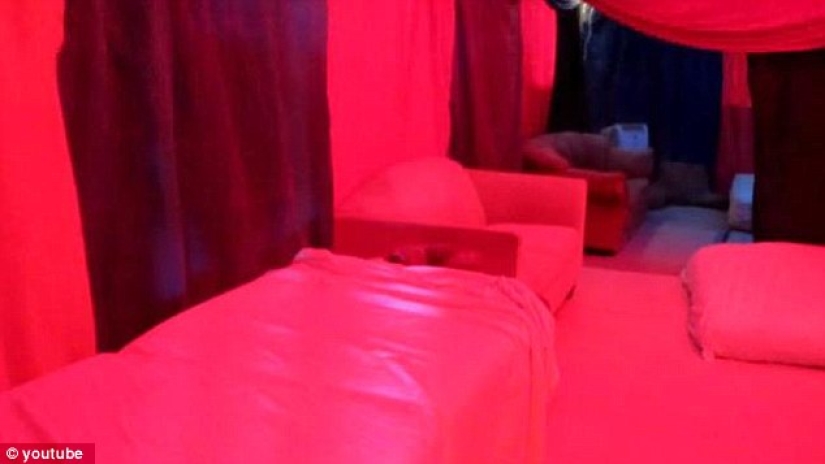 Cómo son las depravadas fiestas sexuales en la "Cúpula de las Orgías" en el festival de Nevada