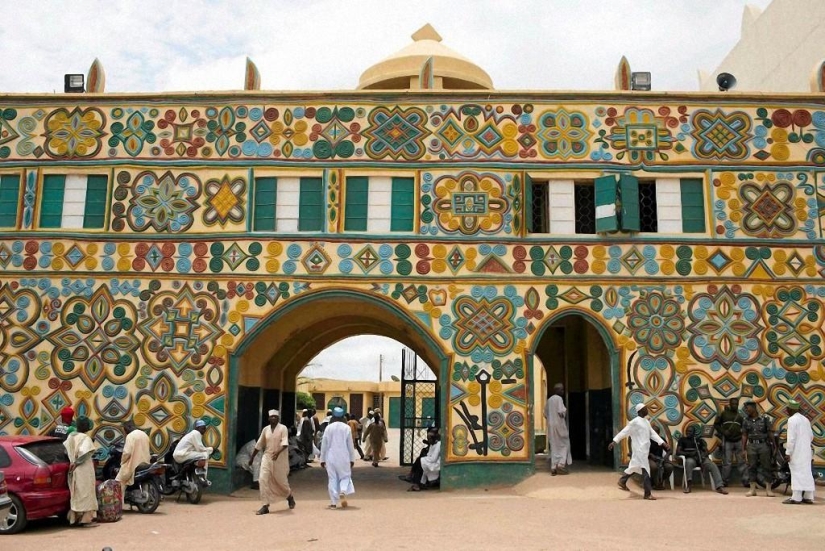 Cómo un banquero se convirtió en rey africano