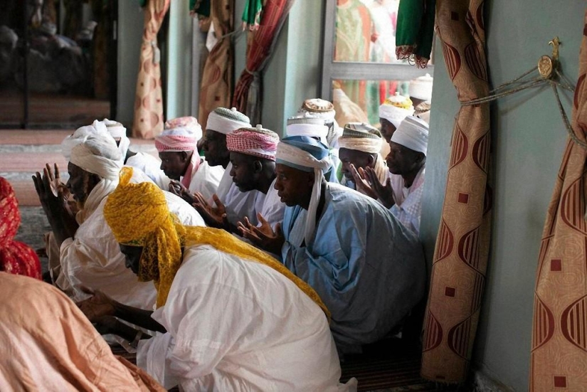 Cómo un banquero se convirtió en rey africano