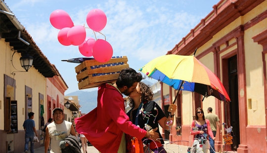 Cómo un fotógrafo demostró que el amor gobierna el mundo