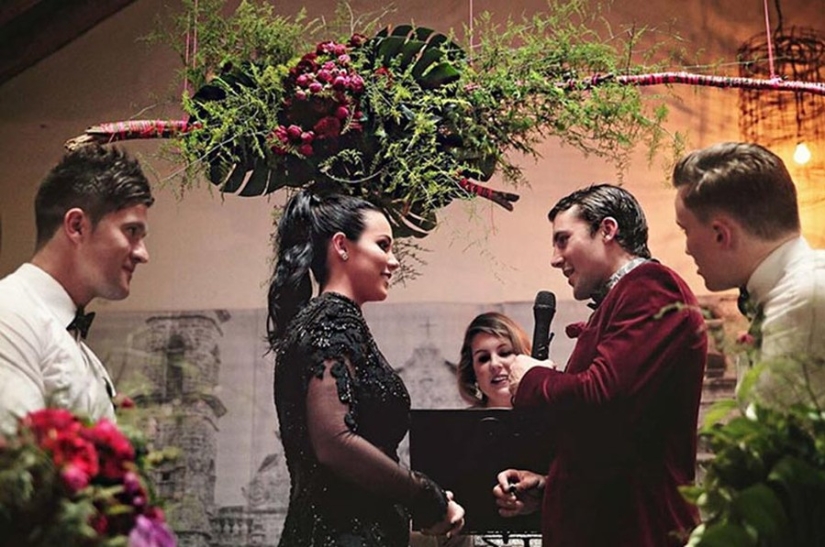 Contrariamente a la tradición: la novia llegó a la boda con un vestido negro
