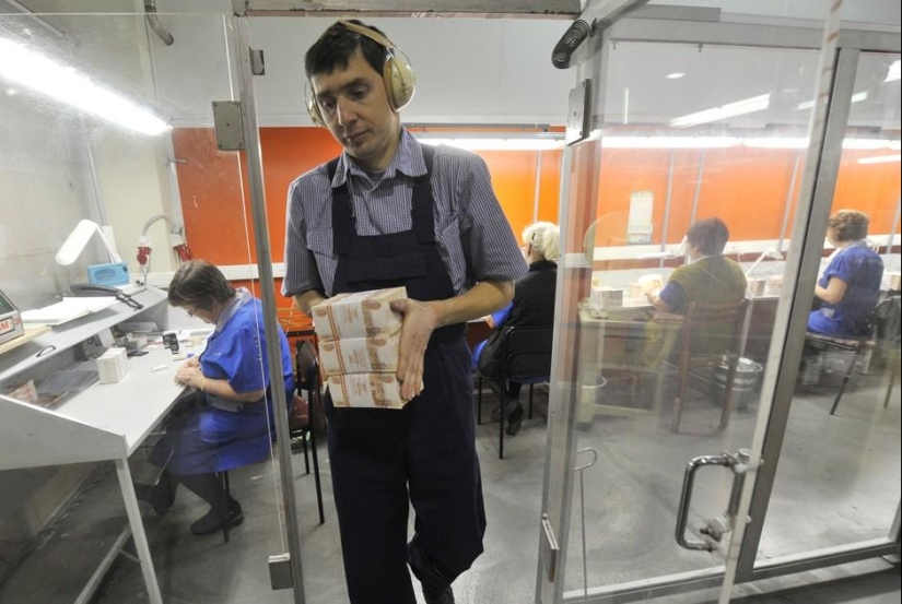 Conveyor of money: how production is organized at Goznak