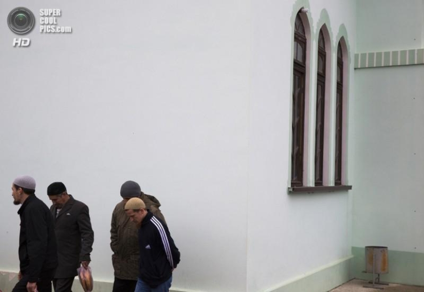 Crimean Tatars on the eve of the referendum Crimean Tatars on the eve of the referendum