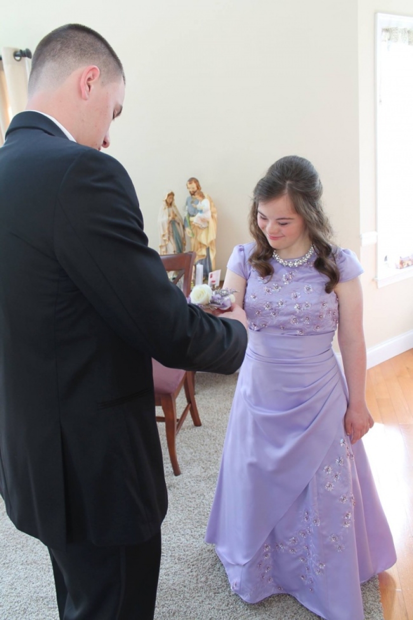 Cuando era niño, le hizo una promesa a una niña con síndrome de Down. ¡Y 7 años después lo mantuvo! Cuando era niño, le hizo una promesa a una niña con síndrome de Down. ¡Y 7 años después lo mantuvo!