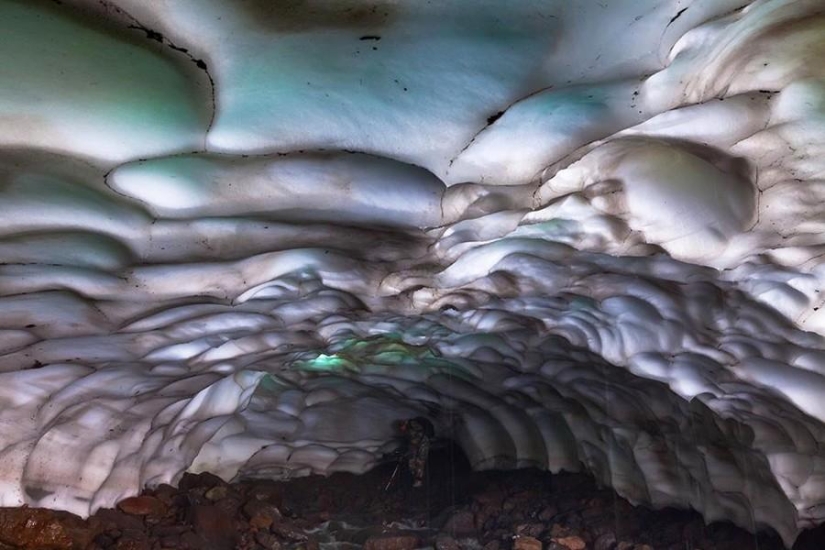 Cuevas de nieve de Kamchatka Cuevas de nieve de Kamchatka