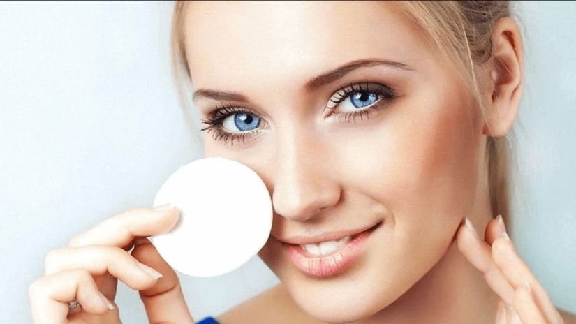 ¿Cuidas diligentemente tu piel facial, gastas cantidades decentes en cosméticos y procedimientos, pero todavía no hay el efecto deseado? Quizás estés haciendo algo todos los días que no es bueno para tu piel. Veamos algunos errores imperdonables.