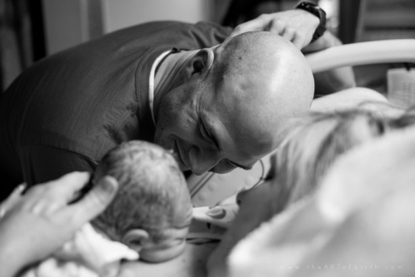 Dads see their newborn babies for the first time Dads see their newborn babies for the first time
