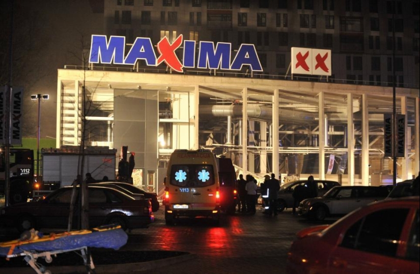 Dangerous shopping: the roof collapsed in one of the shopping centers in Riga