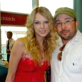 De Audrey Hepburn a Lady Gaga: fotógrafo se tomó selfies con celebridades durante 25 años