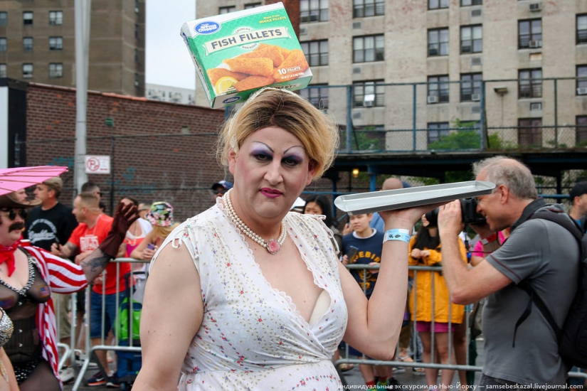Desfile de sirenas: el buen espectáculo de monstruos de Brooklyn Desfile de sirenas: el buen espectáculo de monstruos de Brooklyn