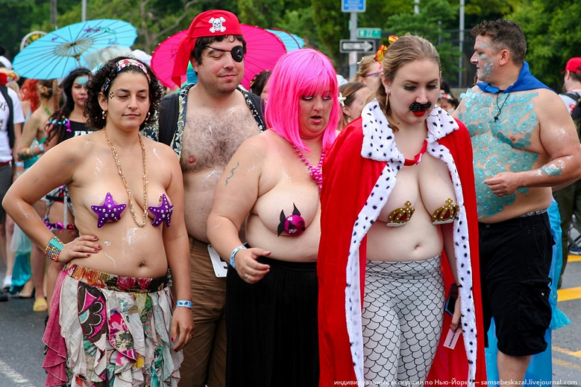 Desfile de sirenas: el buen espectáculo de monstruos de Brooklyn Desfile de sirenas: el buen espectáculo de monstruos de Brooklyn