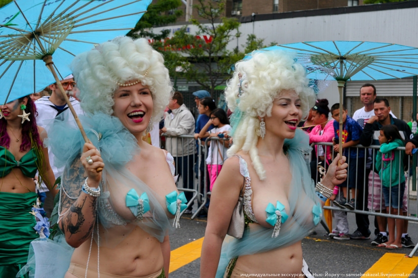 Desfile de sirenas: el buen espectáculo de monstruos de Brooklyn Desfile de sirenas: el buen espectáculo de monstruos de Brooklyn