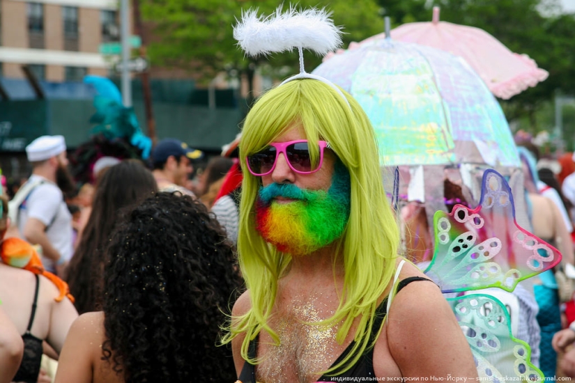 Desfile de sirenas: el buen espectáculo de monstruos de Brooklyn Desfile de sirenas: el buen espectáculo de monstruos de Brooklyn