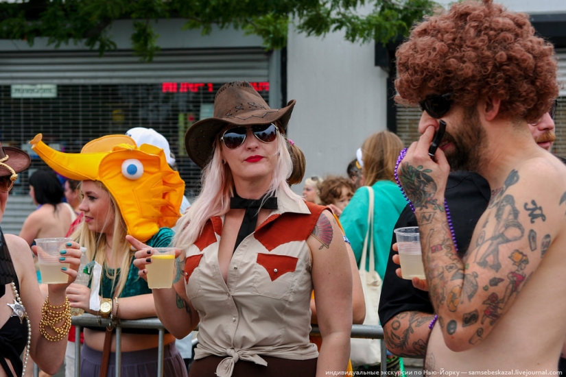 Desfile de sirenas: el buen espectáculo de monstruos de Brooklyn Desfile de sirenas: el buen espectáculo de monstruos de Brooklyn
