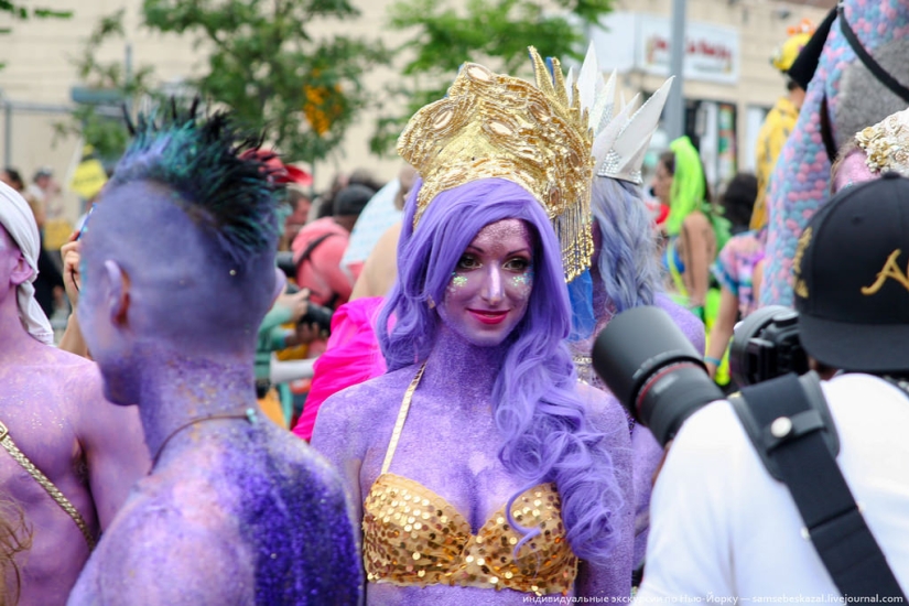 Desfile de sirenas: el buen espectáculo de monstruos de Brooklyn Desfile de sirenas: el buen espectáculo de monstruos de Brooklyn
