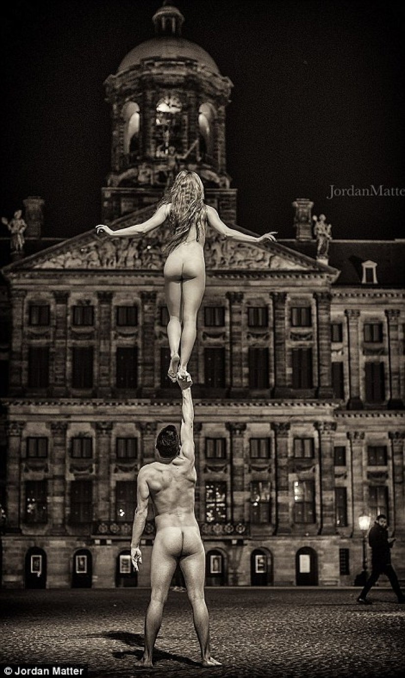 Desnudos en la gran ciudad: bailarines y bailarinas desnudos para un proyecto fotográfico único