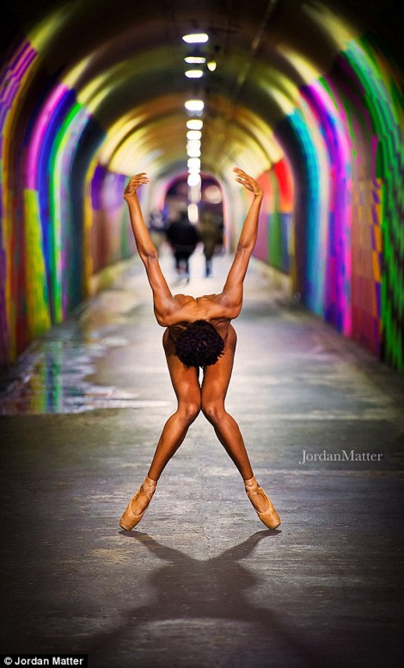 Desnudos en la gran ciudad: bailarines y bailarinas desnudos para un proyecto fotográfico único