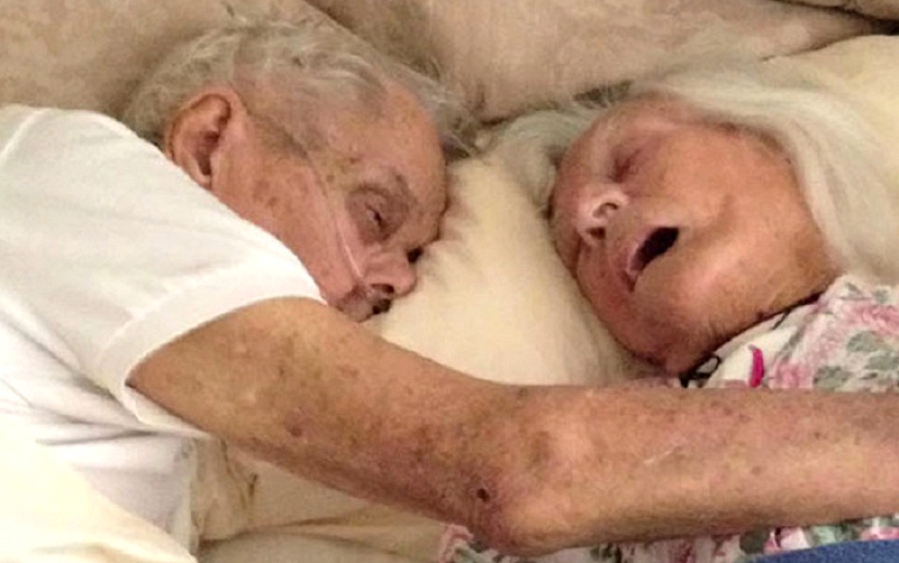 Después de 75 años de matrimonio, murieron al mismo tiempo, en los brazos del otro Después de 75 años de matrimonio, murieron al mismo tiempo, en los brazos del otro