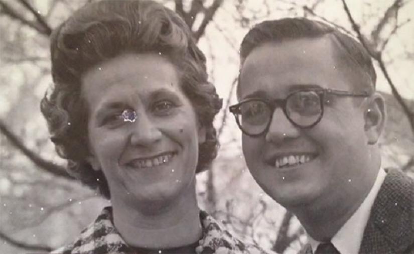 Después de 75 años de matrimonio, murieron al mismo tiempo, en los brazos del otro Después de 75 años de matrimonio, murieron al mismo tiempo, en los brazos del otro