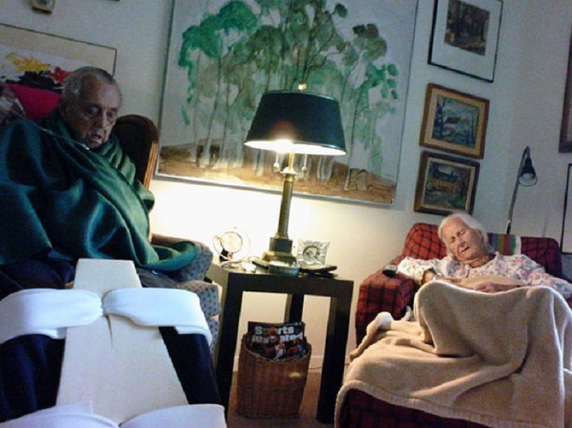 Después de 75 años de matrimonio, murieron al mismo tiempo, en los brazos del otro Después de 75 años de matrimonio, murieron al mismo tiempo, en los brazos del otro