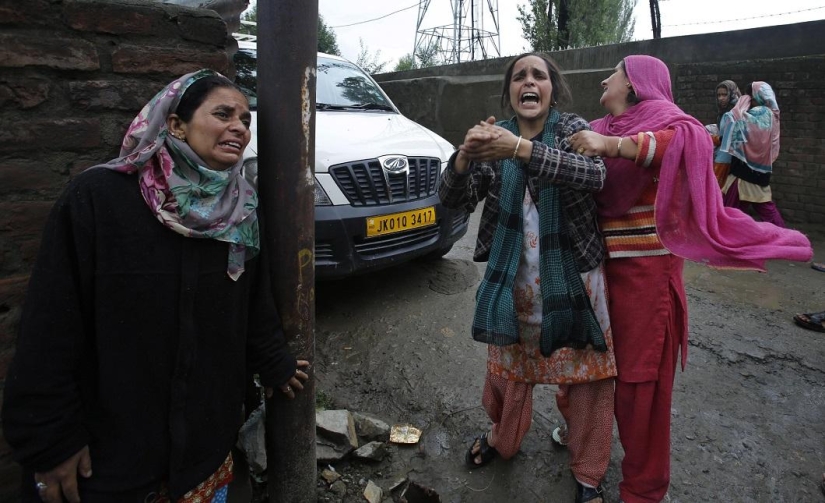 Devastating floods in India and Pakistan Devastating floods in India and Pakistan