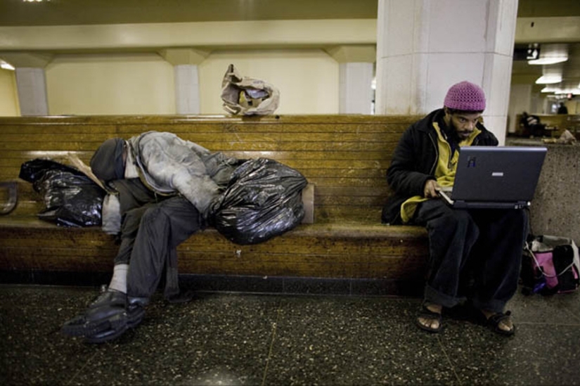 Digital homeless: 10 homeless bloggers Digital homeless: 10 homeless bloggers
