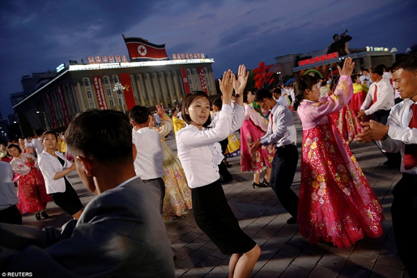 Diversión desenfrenada: así celebró Corea del Norte el congreso del partido gobernante