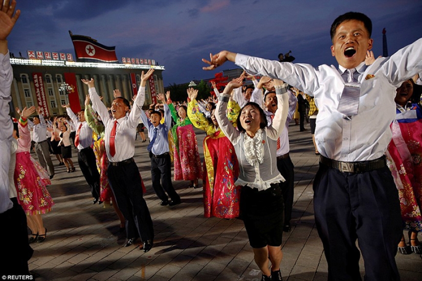 Diversión desenfrenada: así celebró Corea del Norte el congreso del partido gobernante