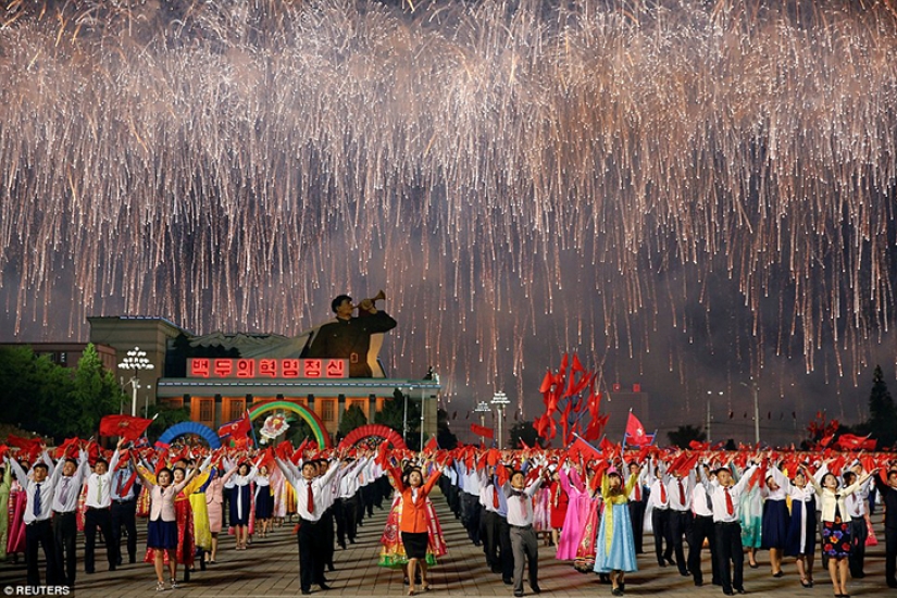 Diversión desenfrenada: así celebró Corea del Norte el congreso del partido gobernante