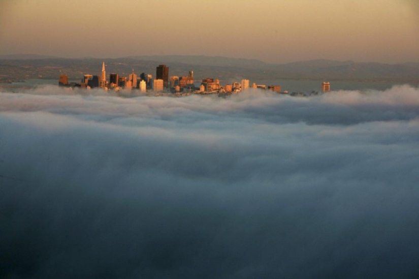 Dizzying and mesmerizing photos: cities in the clouds Dizzying and mesmerizing photos: cities in the clouds