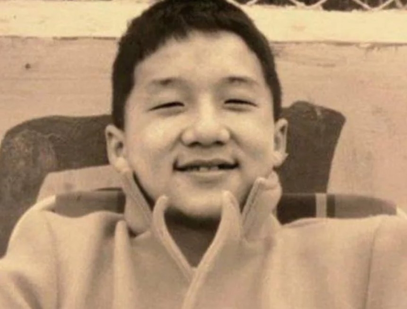 Do you recognize this guy? And he could have been nobody if his parents hadn't handed him over to an orphanage. Do you recognize this guy? And he could have been nobody if his parents hadn't handed him over to an orphanage.